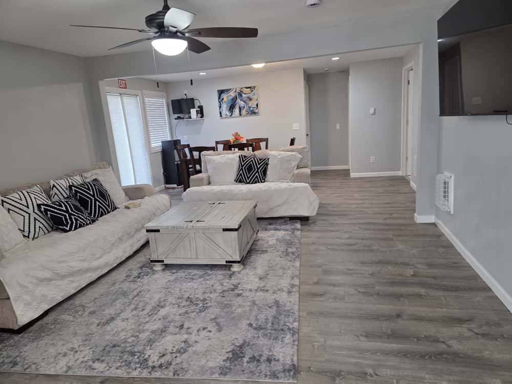 a single checked balloon